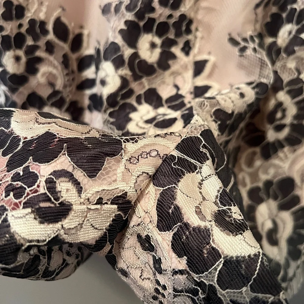 Strut & Bolt Black Floral Lace Romper Size Medium - Picture 2 of 4